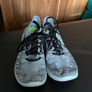 Black and white Nike Running Shoes, size 7.5